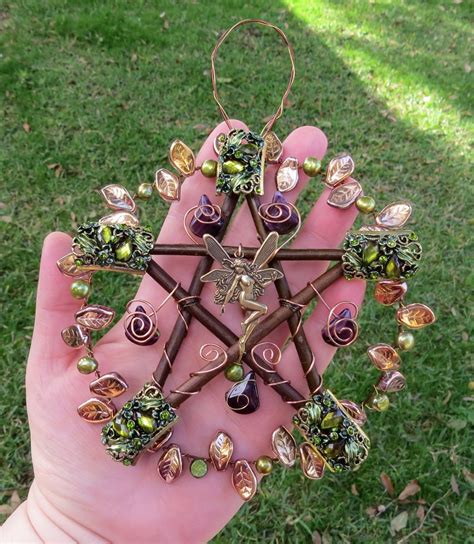Wiccan Tree Ornaments: A Symbolic Guide to the Elements of Nature